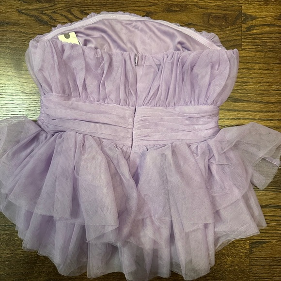 Lavender Strapless Ruffled Blouse - Picture 3 of 3